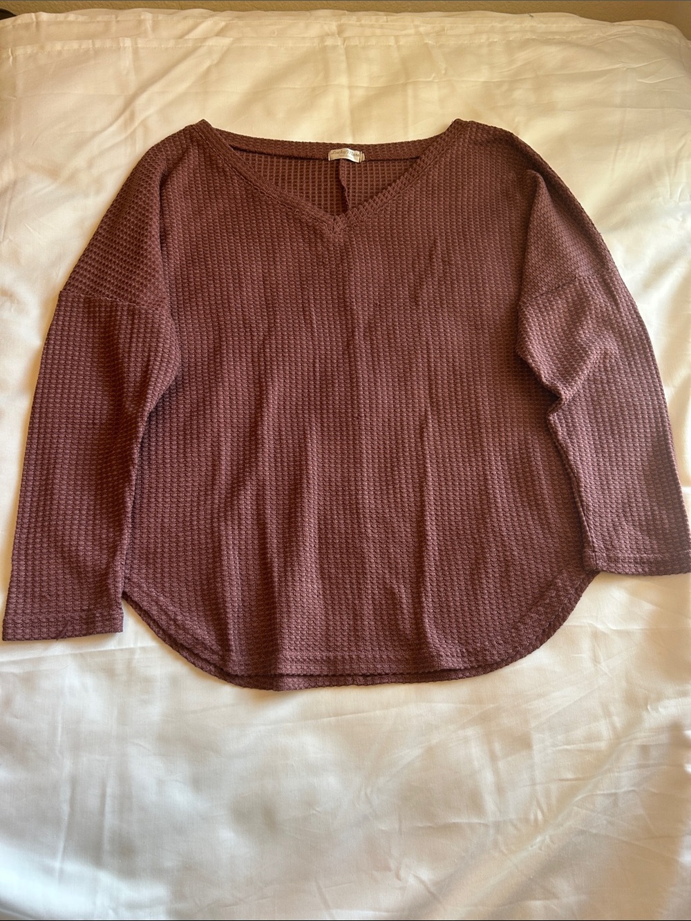 Relaxed V-Neck Waffle Knit Pullover - Dusty Mauve